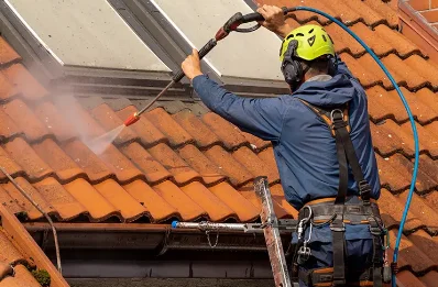 Démoussage et hydrofuge de toiture à Marquéglise
